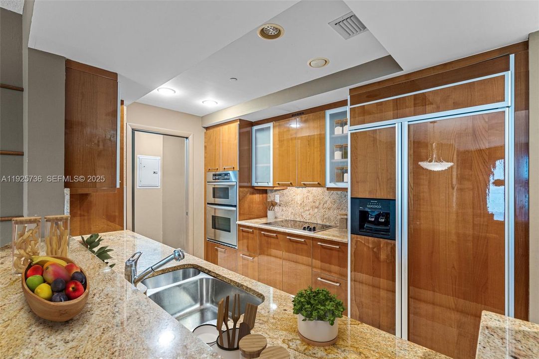 For Sale: $499,900 (2 beds, 2 baths, 1475 Square Feet)