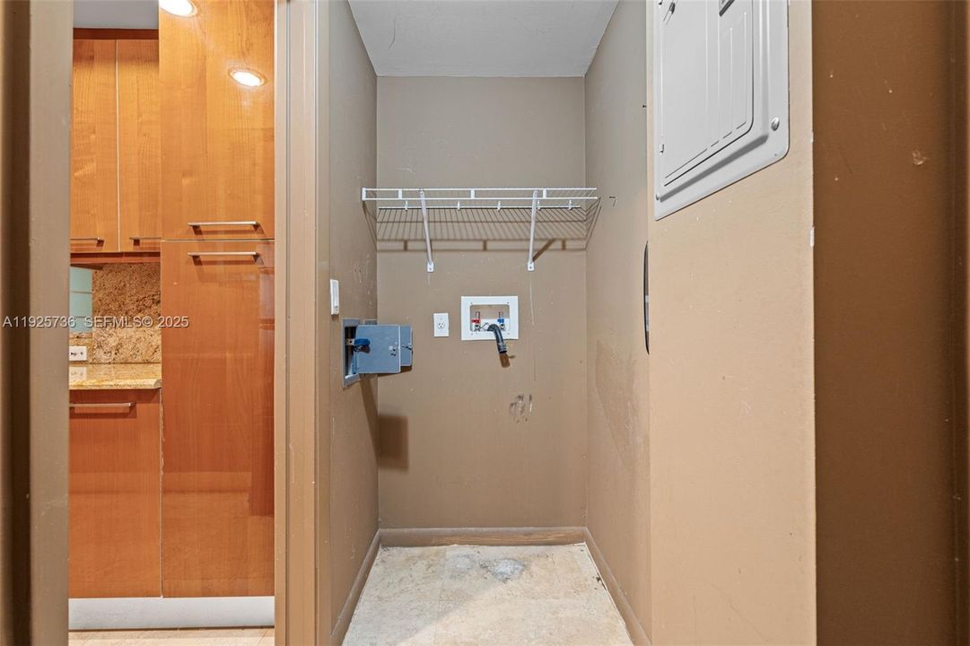 For Sale: $499,900 (2 beds, 2 baths, 1475 Square Feet)