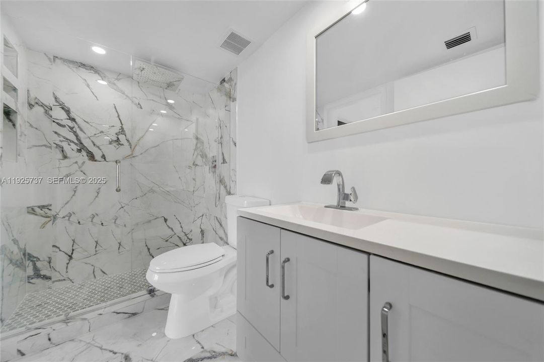 For Rent: $3,200 (2 beds, 2 baths, 1030 Square Feet)