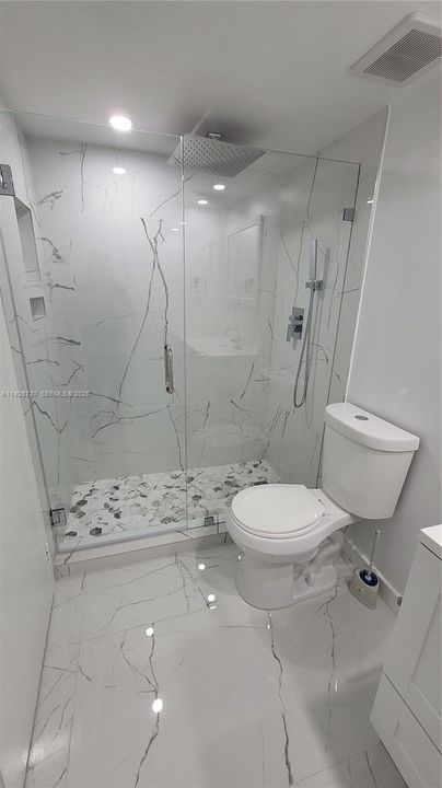 For Rent: $3,200 (2 beds, 2 baths, 1030 Square Feet)