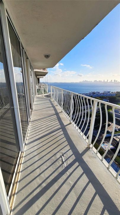 For Rent: $3,200 (2 beds, 2 baths, 1030 Square Feet)