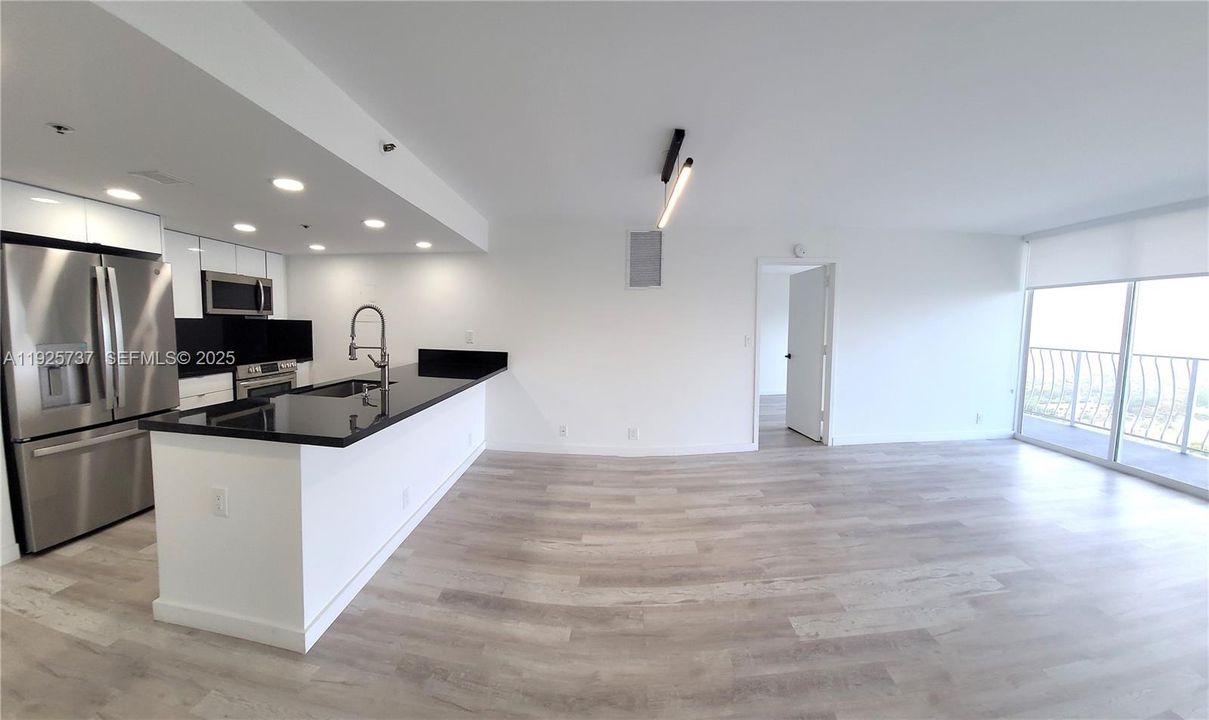 For Rent: $3,200 (2 beds, 2 baths, 1030 Square Feet)