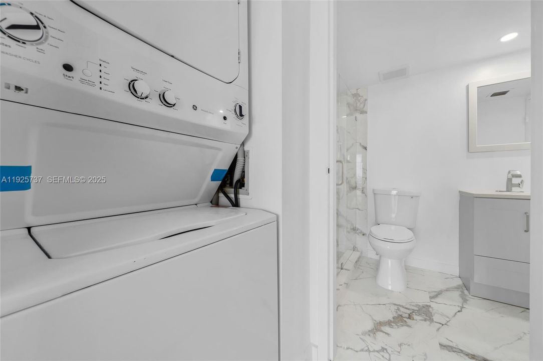 For Rent: $3,200 (2 beds, 2 baths, 1030 Square Feet)