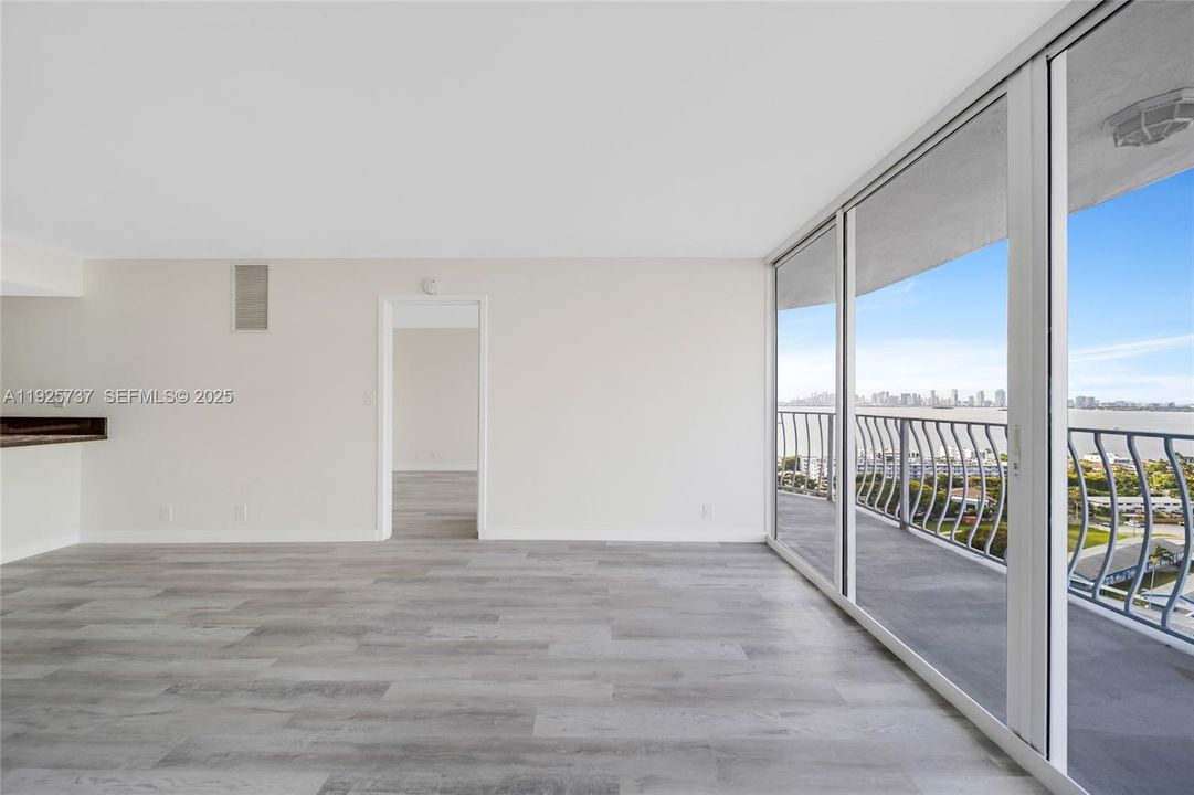 For Rent: $3,200 (2 beds, 2 baths, 1030 Square Feet)