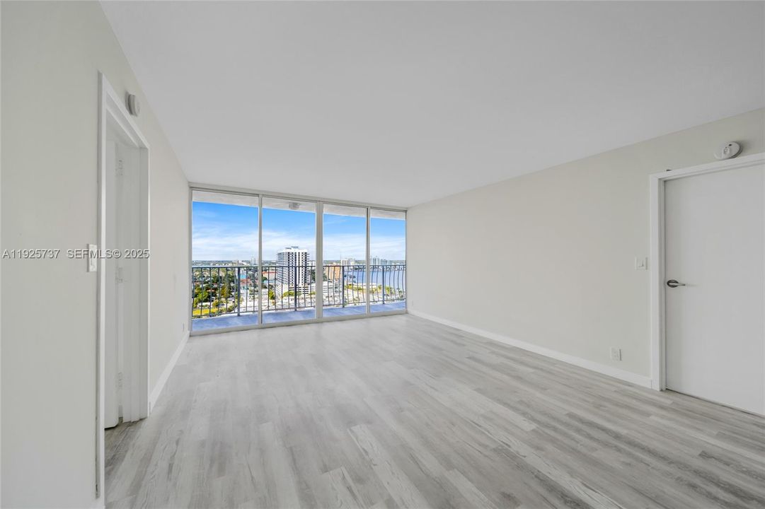 For Rent: $3,200 (2 beds, 2 baths, 1030 Square Feet)