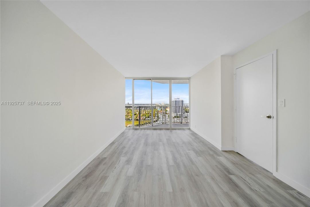 For Rent: $3,200 (2 beds, 2 baths, 1030 Square Feet)