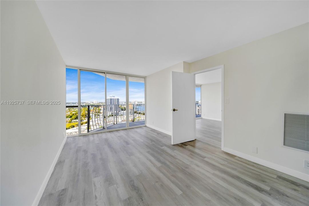 For Rent: $3,200 (2 beds, 2 baths, 1030 Square Feet)