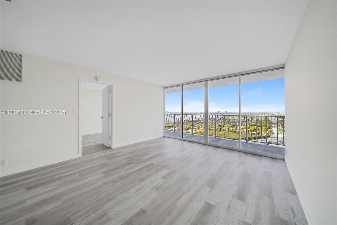 For Rent: $3,200 (2 beds, 2 baths, 1030 Square Feet)