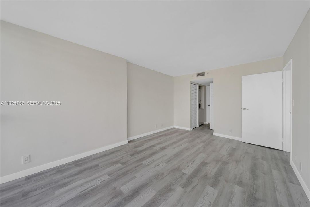 For Rent: $3,200 (2 beds, 2 baths, 1030 Square Feet)