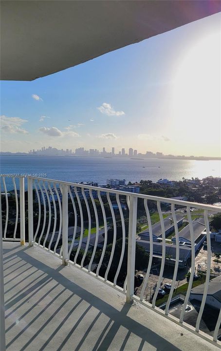 For Rent: $3,200 (2 beds, 2 baths, 1030 Square Feet)