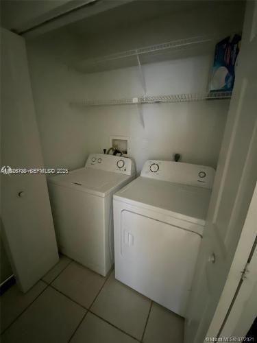 For Sale: $300,000 (2 beds, 2 baths, 1186 Square Feet)