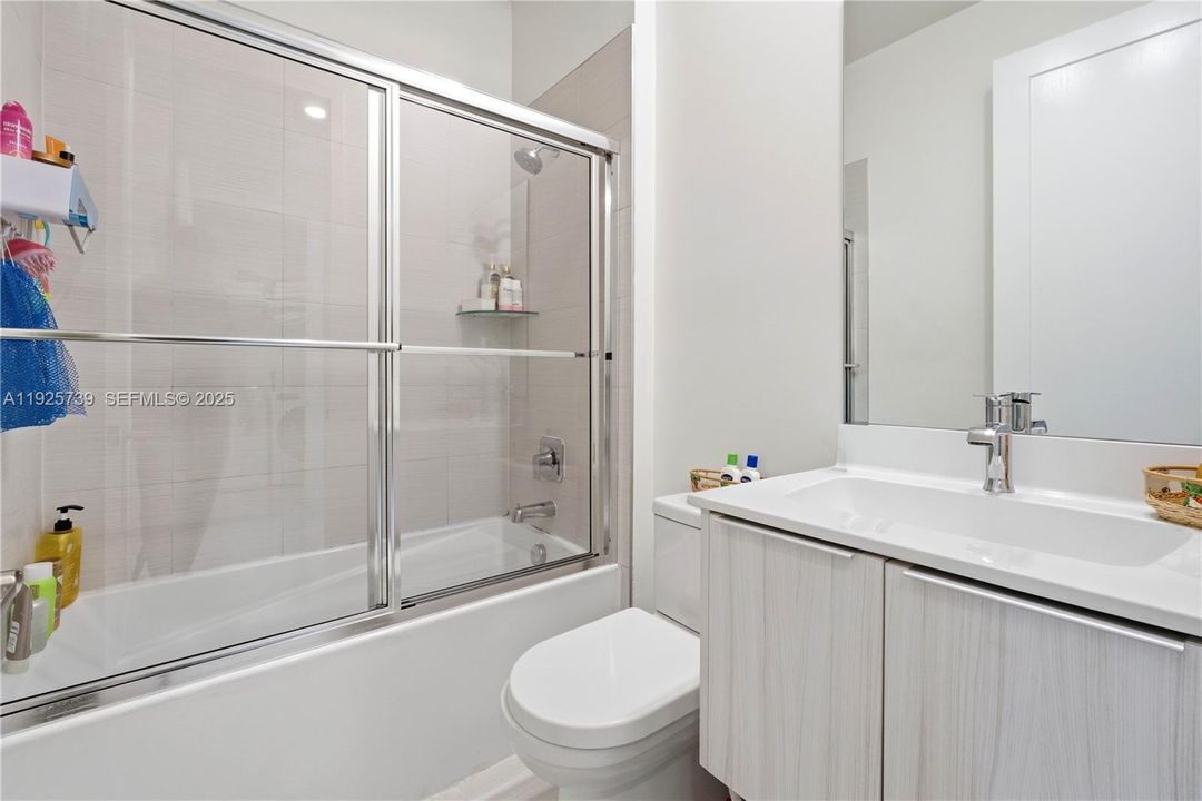 For Sale: $939,000 (4 beds, 3 baths, 2379 Square Feet)