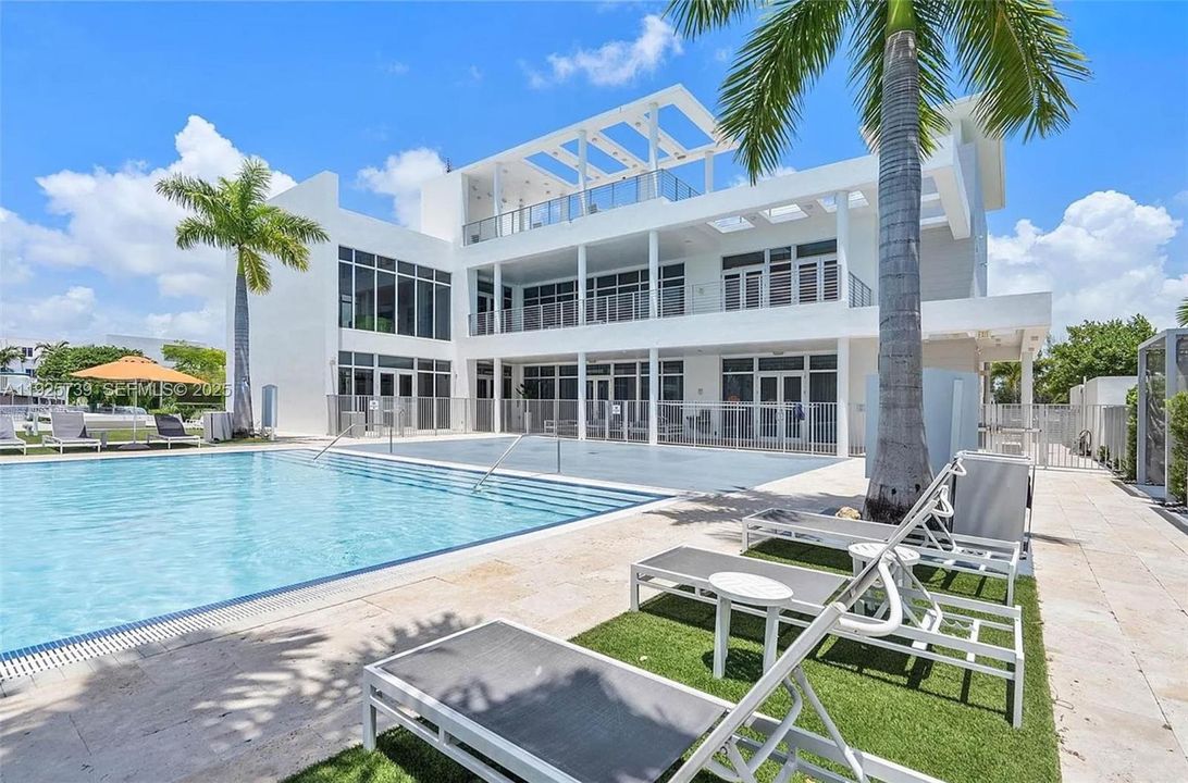 For Sale: $939,000 (4 beds, 3 baths, 2379 Square Feet)