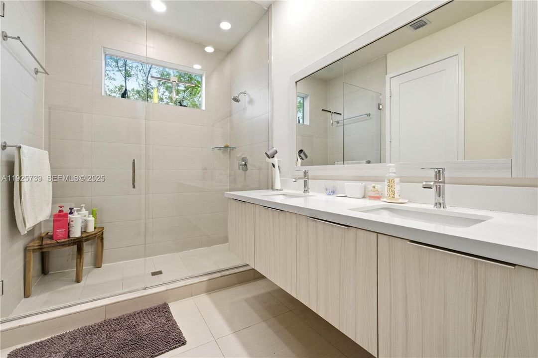 For Sale: $939,000 (4 beds, 3 baths, 2379 Square Feet)