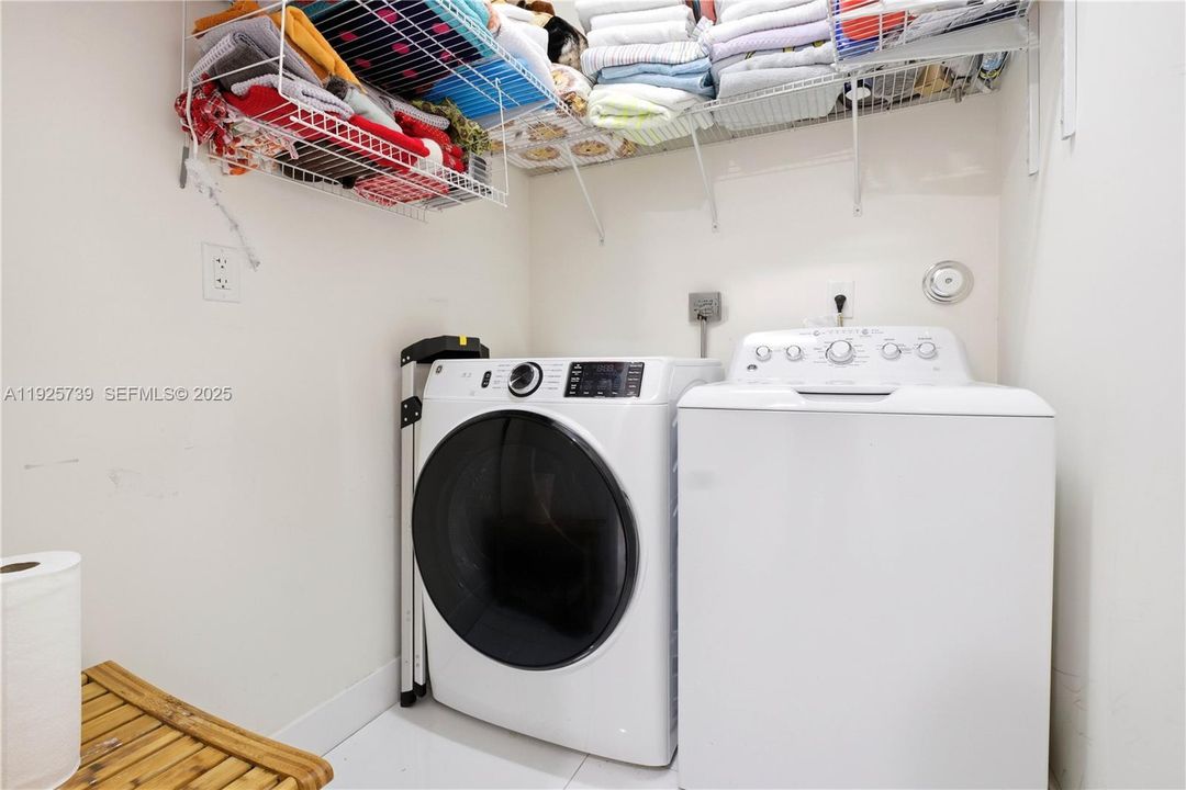 For Sale: $939,000 (4 beds, 3 baths, 2379 Square Feet)