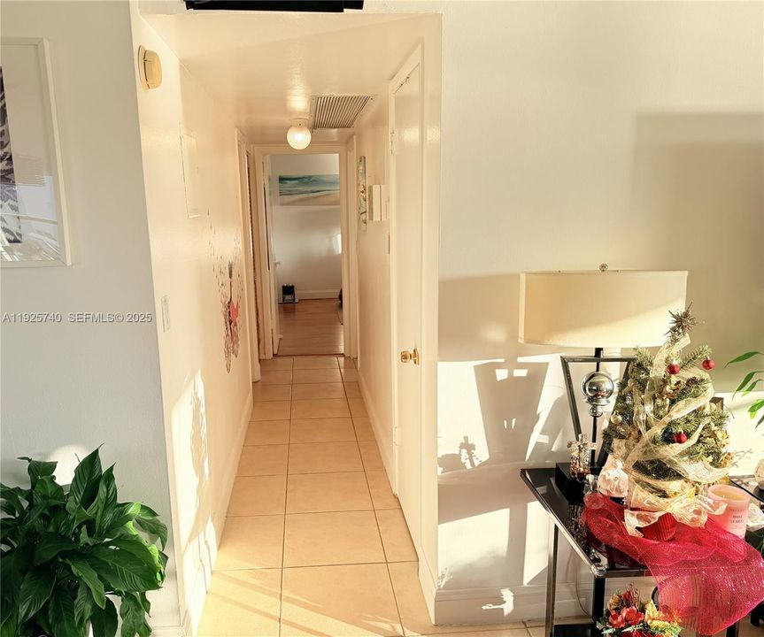 For Sale: $309,000 (2 beds, 2 baths, 1300 Square Feet)