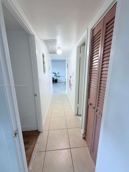 For Sale: $309,000 (2 beds, 2 baths, 1300 Square Feet)