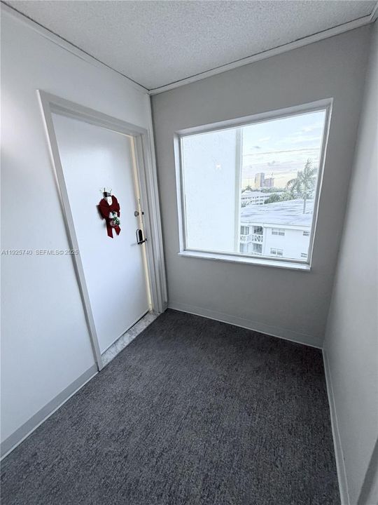 For Sale: $309,000 (2 beds, 2 baths, 1300 Square Feet)