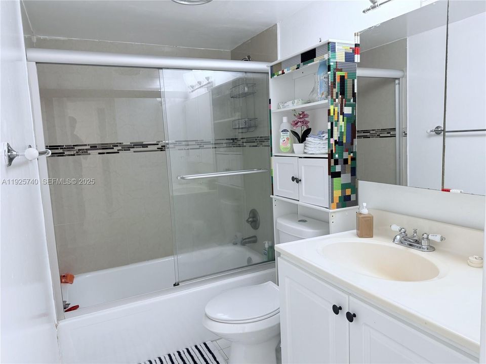 For Sale: $309,000 (2 beds, 2 baths, 1300 Square Feet)