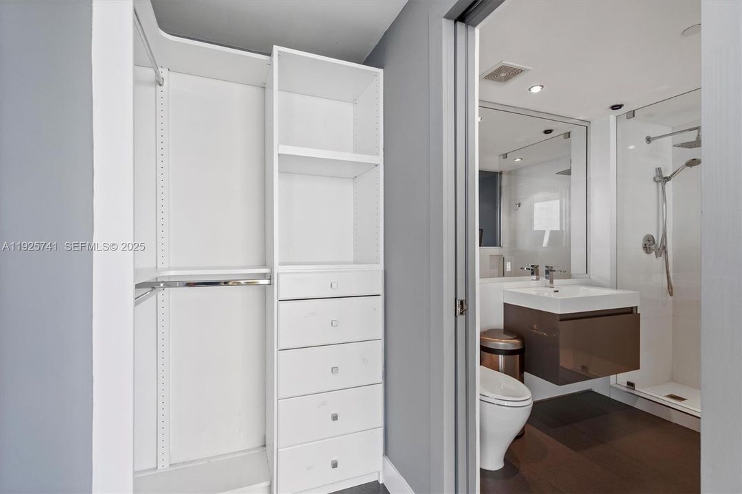 待售: $2,850,000 (3 贝兹, 3 浴室, 1994 平方英尺)