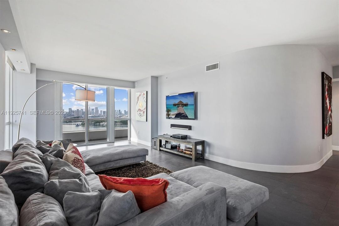 待售: $2,850,000 (3 贝兹, 3 浴室, 1994 平方英尺)