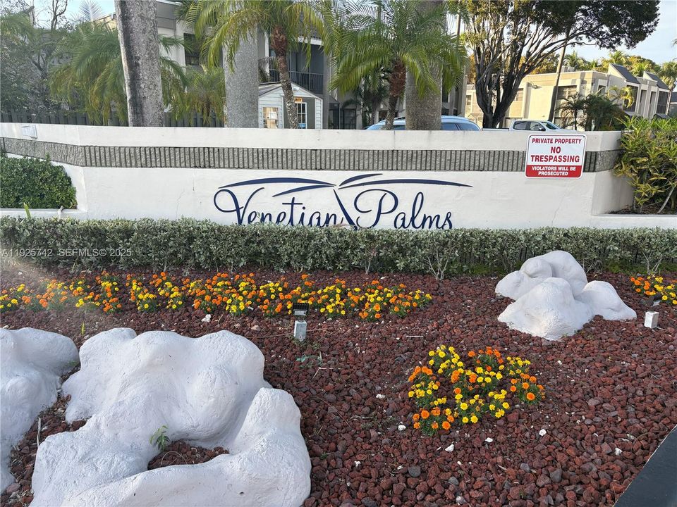 For Rent: $2,000 (1 beds, 1 baths, 854 Square Feet)