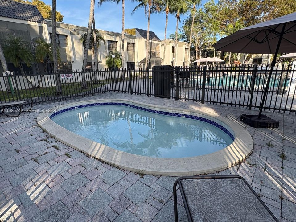 For Rent: $2,000 (1 beds, 1 baths, 854 Square Feet)