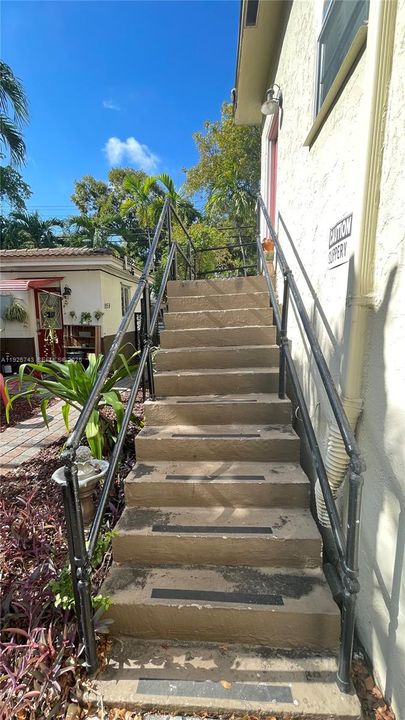 В аренду: $1,975 (2 спален, 1 ванн, 3815 Квадратных фут)