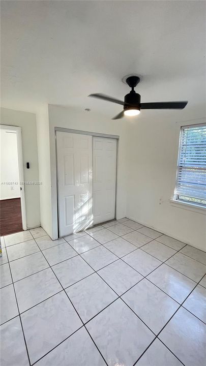 В аренду: $1,975 (2 спален, 1 ванн, 3815 Квадратных фут)