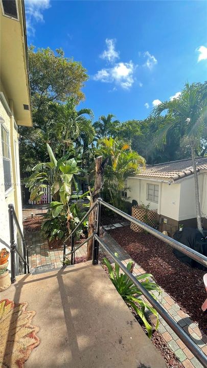 В аренду: $1,975 (2 спален, 1 ванн, 3815 Квадратных фут)