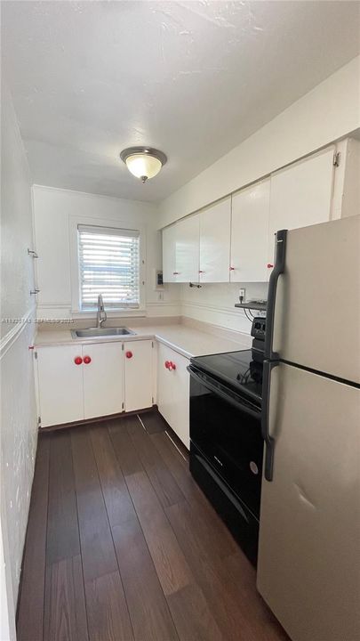 В аренду: $1,975 (2 спален, 1 ванн, 3815 Квадратных фут)