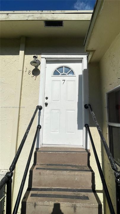 В аренду: $1,975 (2 спален, 1 ванн, 3815 Квадратных фут)