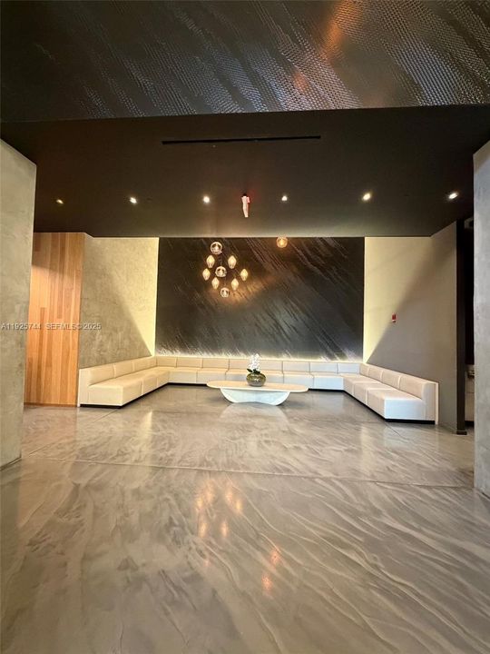 For Rent: $2,250 (1 beds, 1 baths, 446 Square Feet)