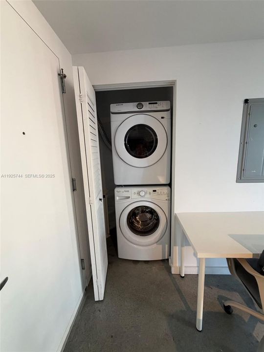 For Rent: $2,250 (1 beds, 1 baths, 446 Square Feet)