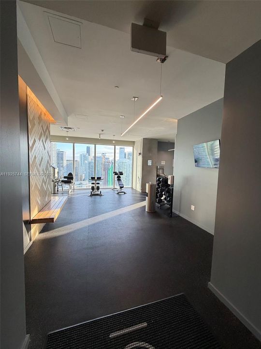 For Rent: $2,250 (1 beds, 1 baths, 446 Square Feet)