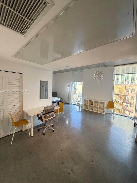 For Rent: $2,250 (1 beds, 1 baths, 446 Square Feet)