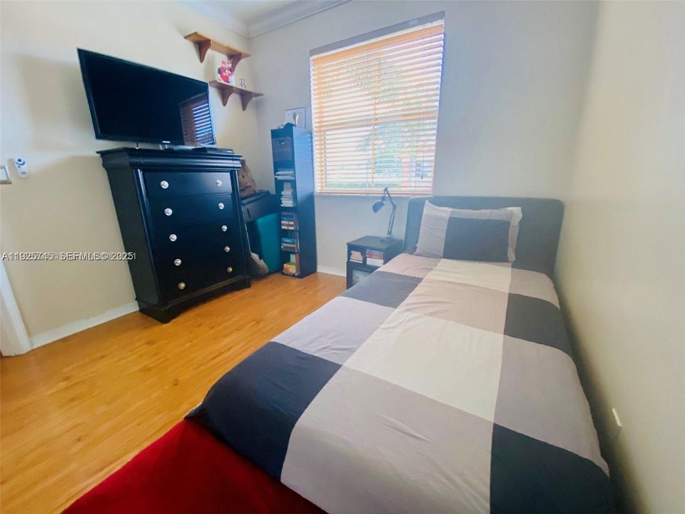 В аренду: $3,050 (3 спален, 2 ванн, 1210 Квадратных фут)