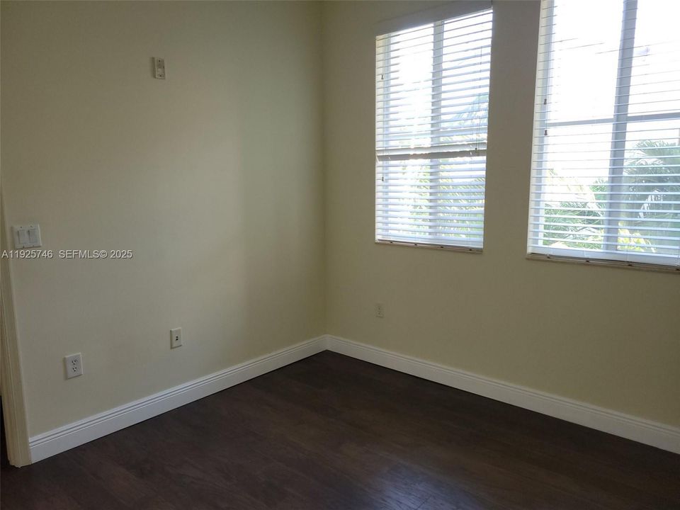 For Rent: $3,700 (3 beds, 2 baths, 1865 Square Feet)
