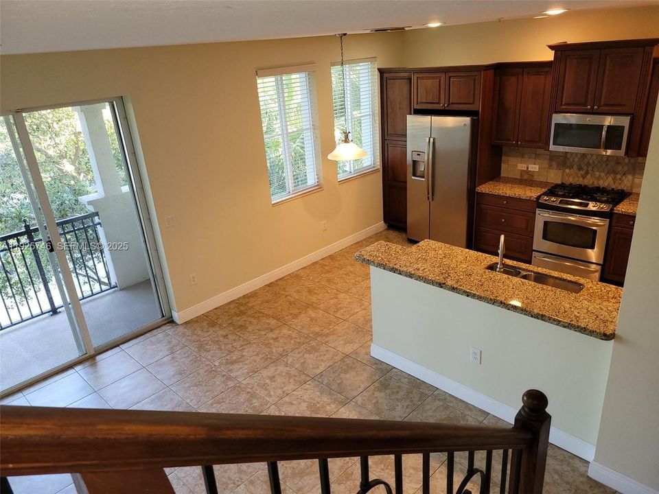 For Rent: $3,700 (3 beds, 2 baths, 1865 Square Feet)