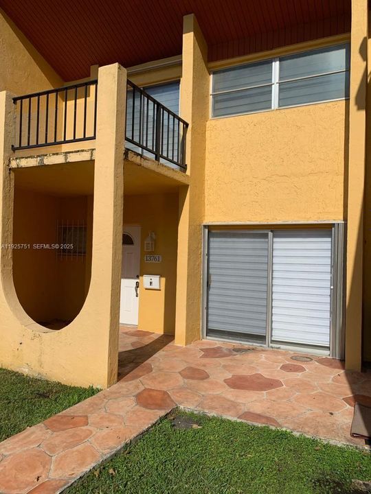 For Rent: $3,000 (3 beds, 2 baths, 1629 Square Feet)