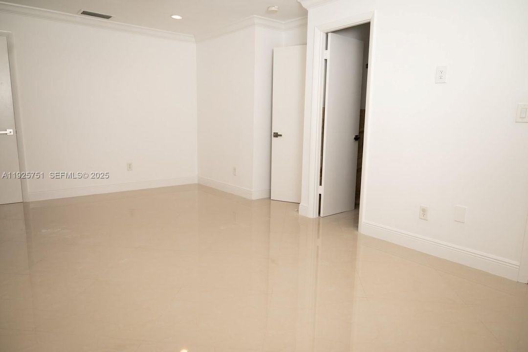 For Rent: $3,000 (3 beds, 2 baths, 1629 Square Feet)