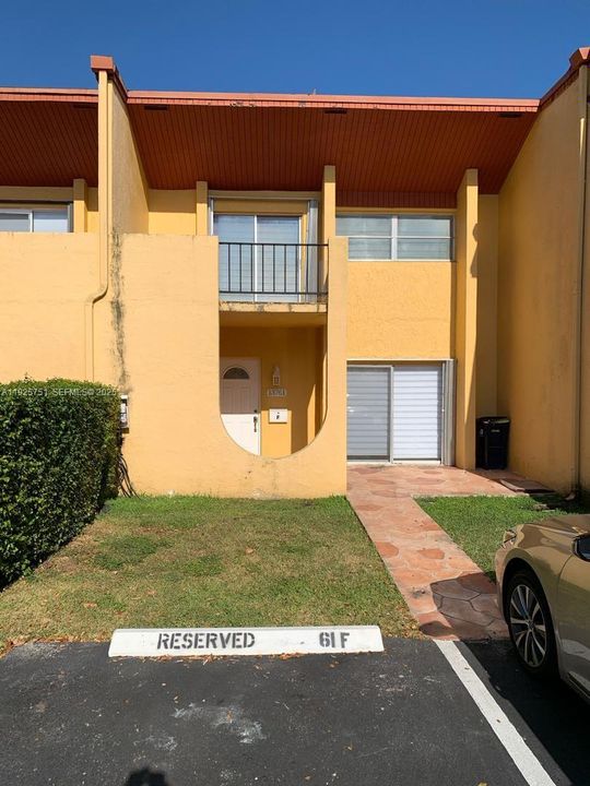 For Rent: $3,000 (3 beds, 2 baths, 1629 Square Feet)