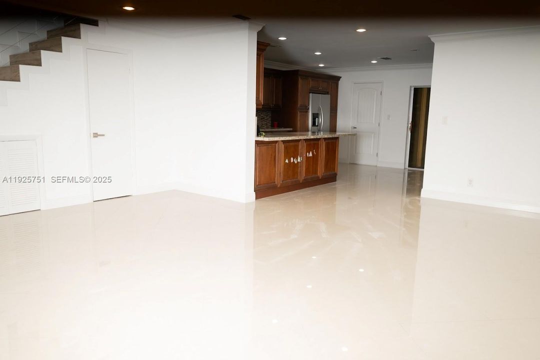 For Rent: $3,000 (3 beds, 2 baths, 1629 Square Feet)