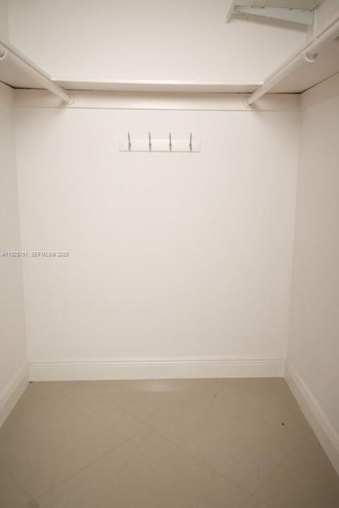 For Rent: $3,000 (3 beds, 2 baths, 1629 Square Feet)