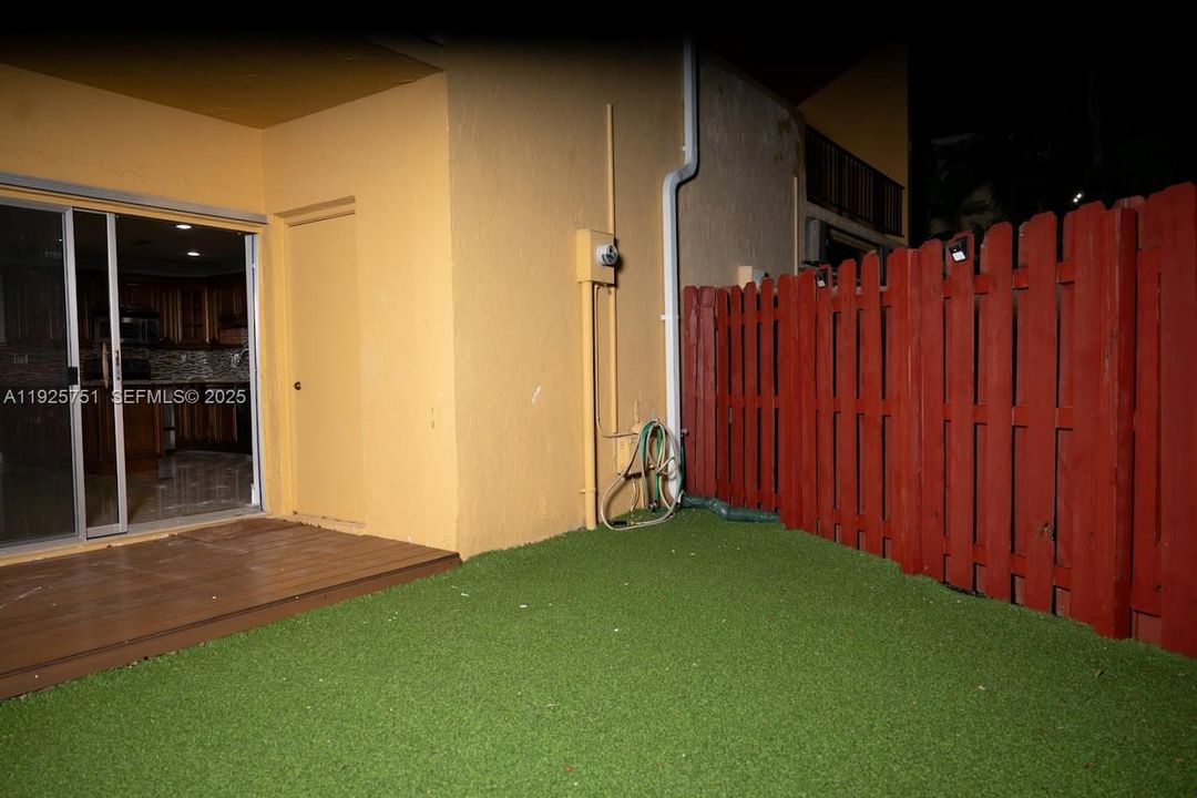 For Rent: $3,000 (3 beds, 2 baths, 1629 Square Feet)