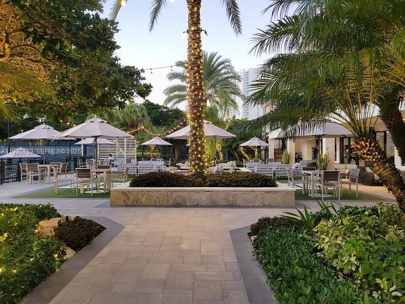 На продажу: $1,900,000 (3 спален, 3 ванн, 2450 Квадратных фут)