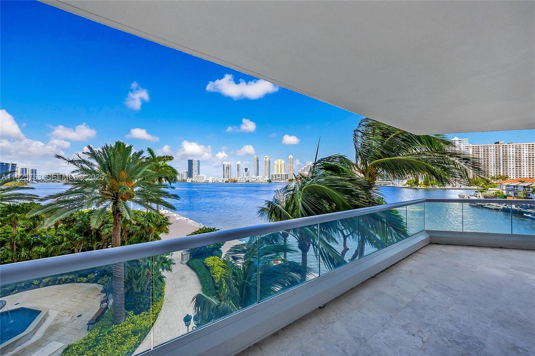 На продажу: $1,900,000 (3 спален, 3 ванн, 2450 Квадратных фут)