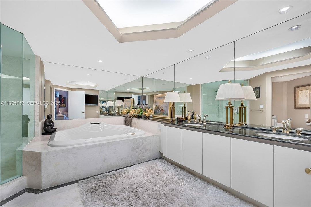 На продажу: $1,900,000 (3 спален, 3 ванн, 2450 Квадратных фут)