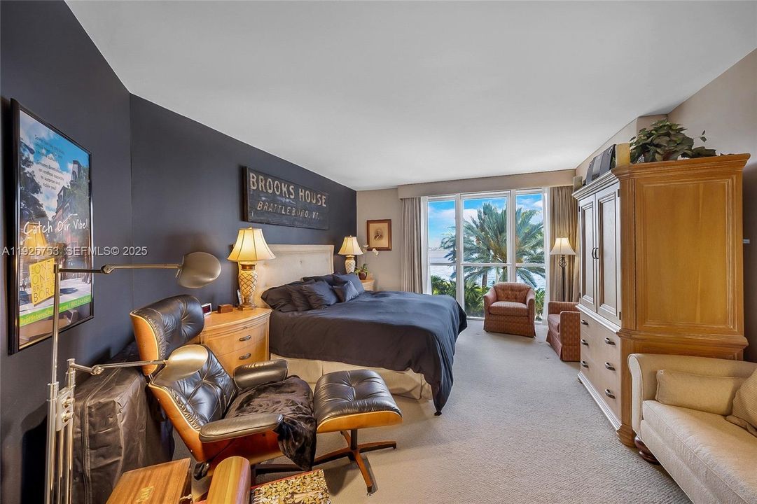 На продажу: $1,900,000 (3 спален, 3 ванн, 2450 Квадратных фут)