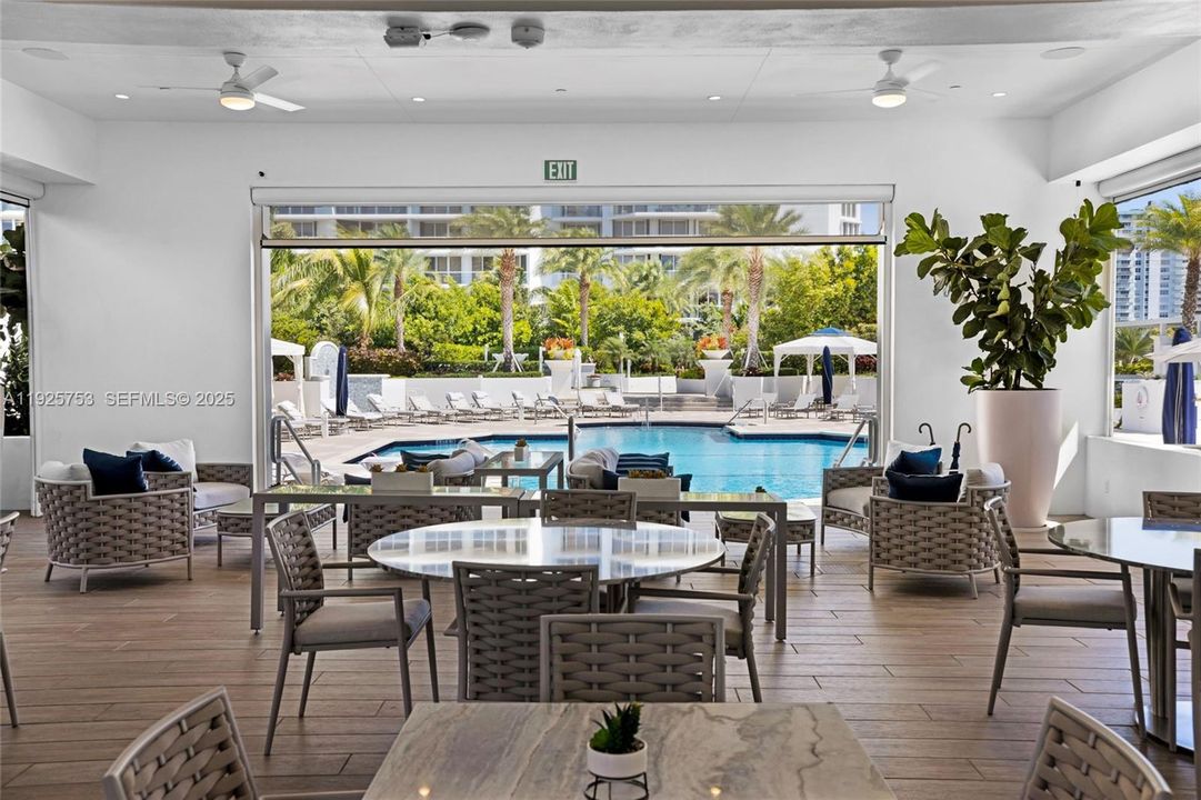 На продажу: $1,900,000 (3 спален, 3 ванн, 2450 Квадратных фут)